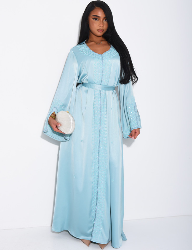 Abaya premium à bordures perlées et ceinture assortie
