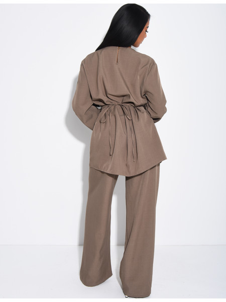 Fitted tunic and straight-leg pants set