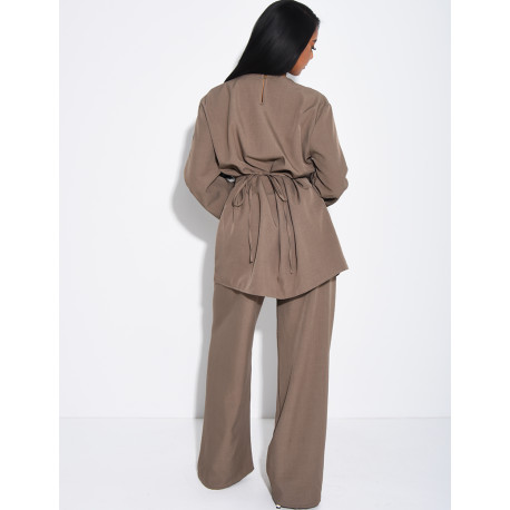 Fitted tunic and straight-leg pants set