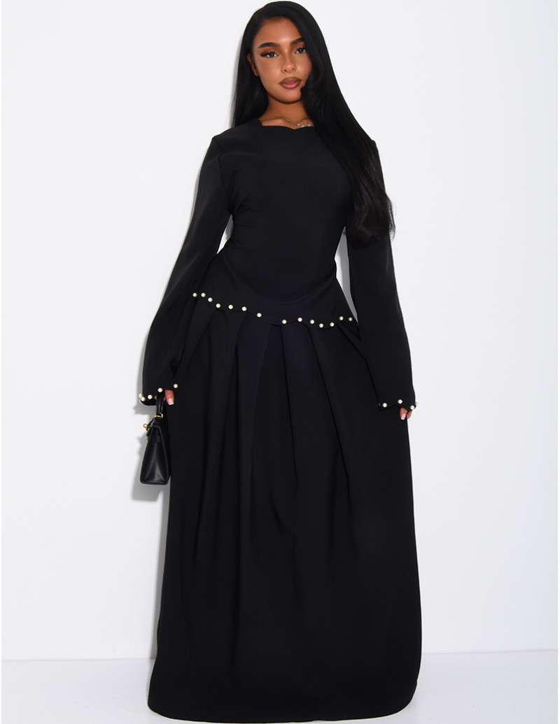 Long pleated skirt and...