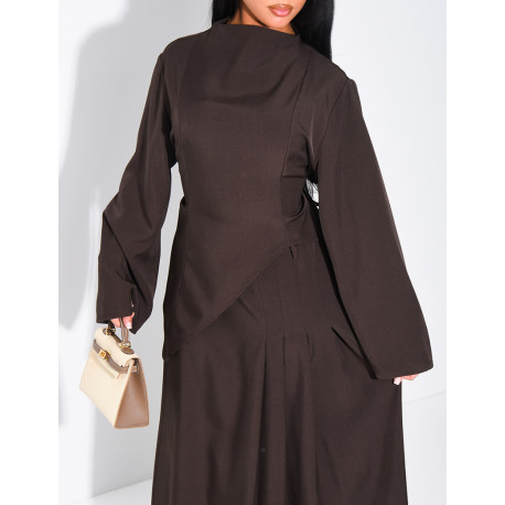 Asymmetrisches Oberteil zum Binden und weiter Rock