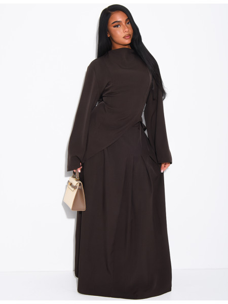 Asymmetrisches Oberteil zum Binden und weiter Rock