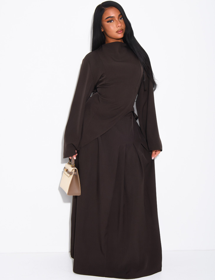 Asymmetrisches Oberteil zum Binden und weiter Rock