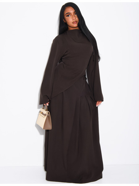 Asymmetrisches Oberteil zum Binden und weiter Rock