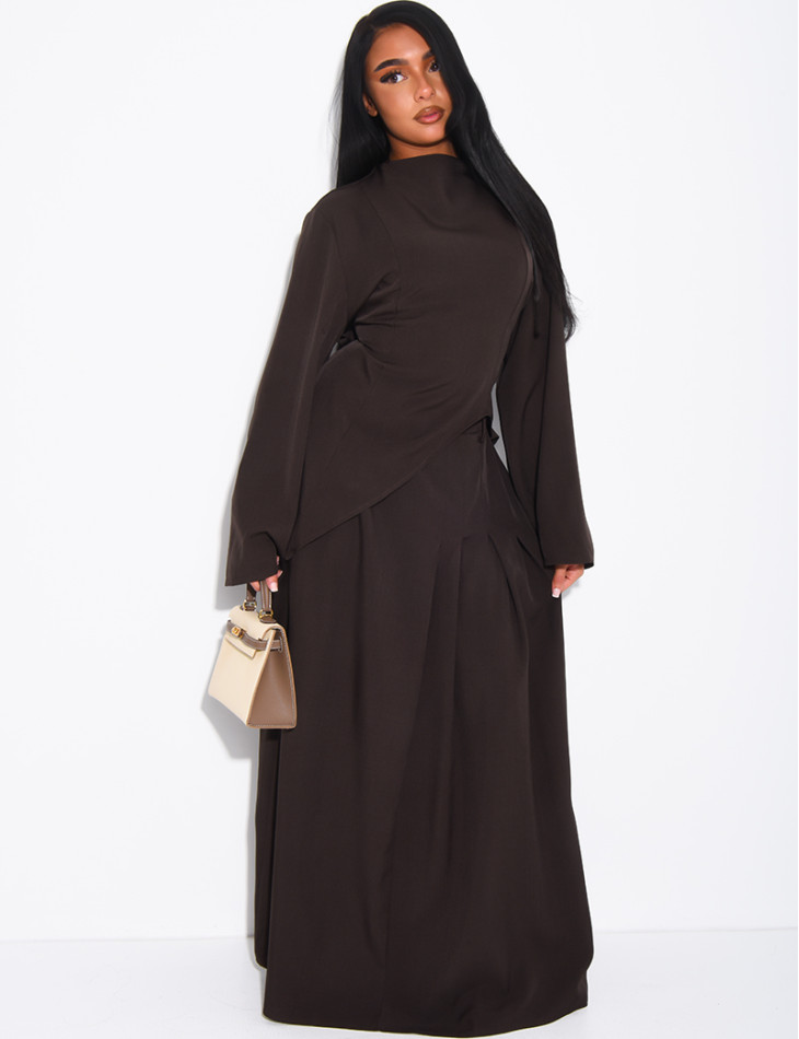 Asymmetrisches Oberteil zum Binden und weiter Rock