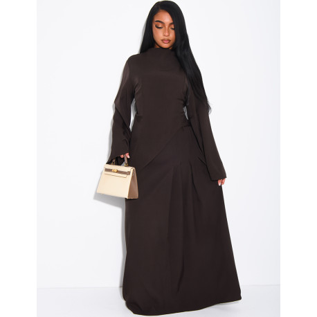 Asymmetrisches Oberteil zum Binden und weiter Rock