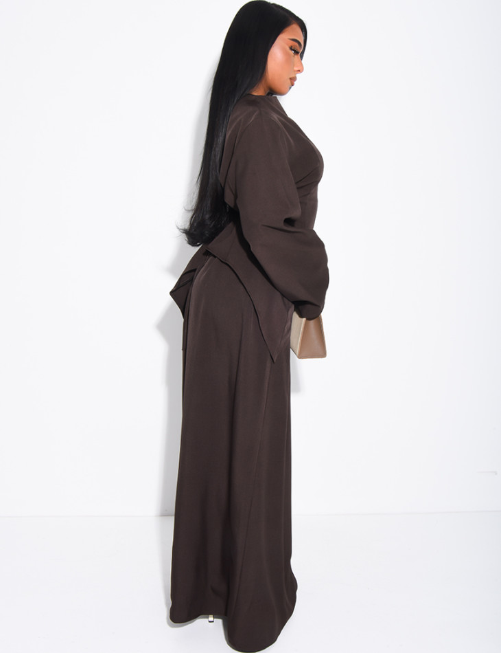 Asymmetrisches Oberteil zum Binden und weiter Rock