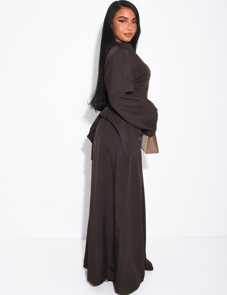 Asymmetrisches Oberteil zum Binden und weiter Rock