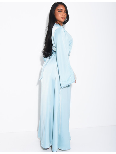 Abaya premium à bordures perlées et ceinture assortie