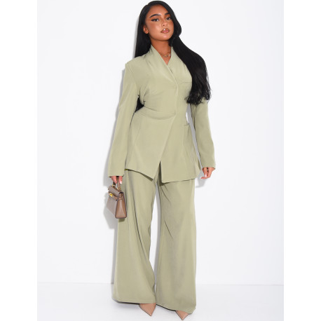 Set comprising a fitted blazer with a stand-up collar and straight-leg trousers