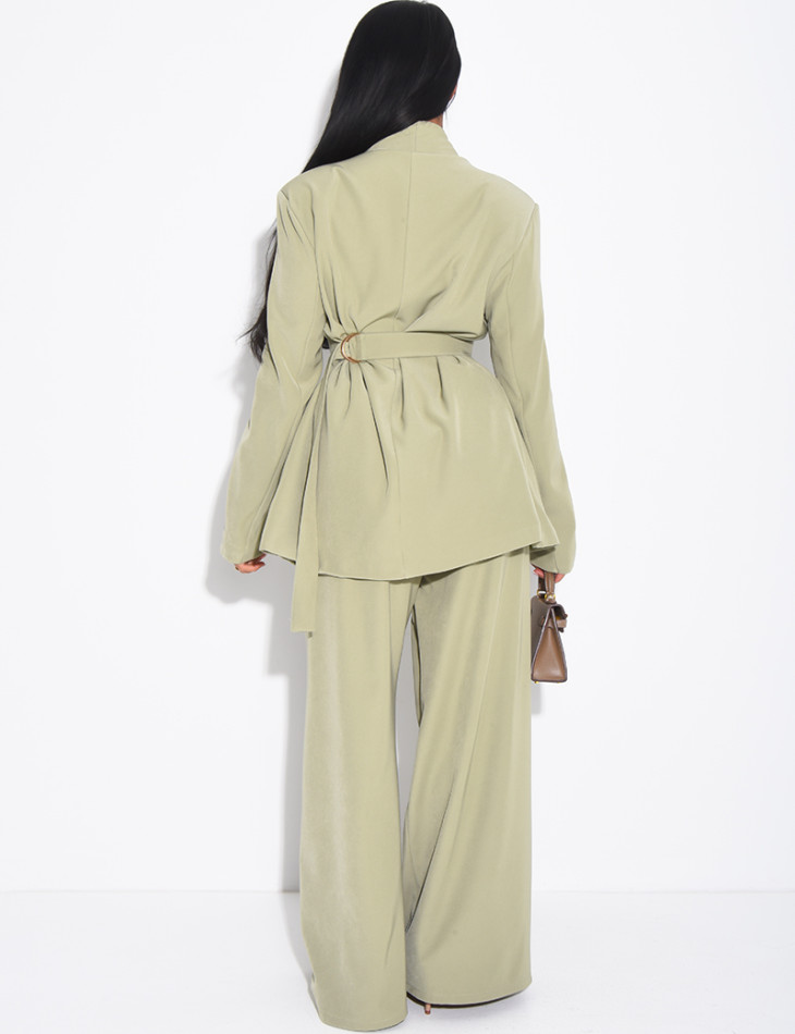 Set comprising a fitted blazer with a stand-up collar and straight-leg trousers