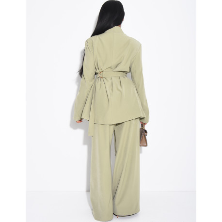 Set comprising a fitted blazer with a stand-up collar and straight-leg trousers