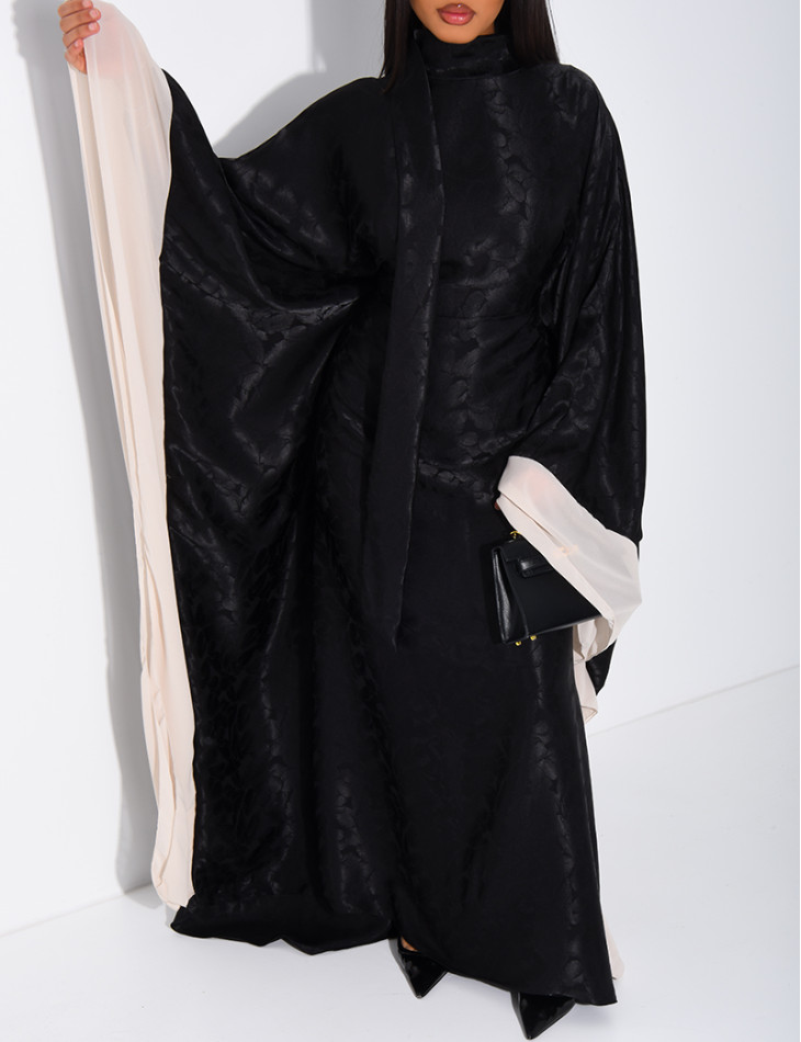 Abaya papillon en satin à motifs en relief et bordures en voile contrastant