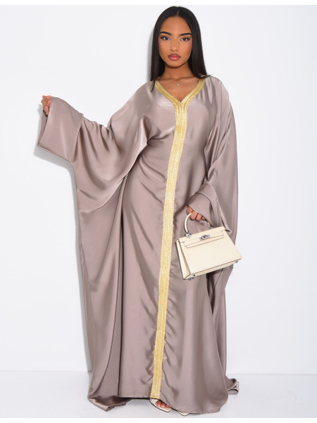 Abaya papillon en satin épais orné d'un liseré doré
