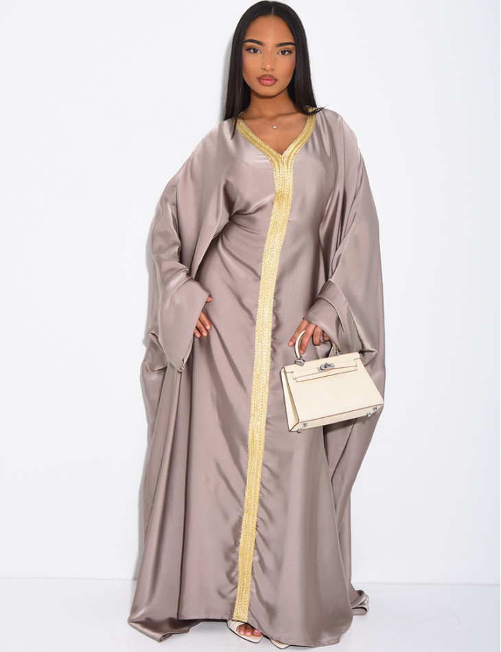 Abaya papillon en satin épais orné d'un liseré doré