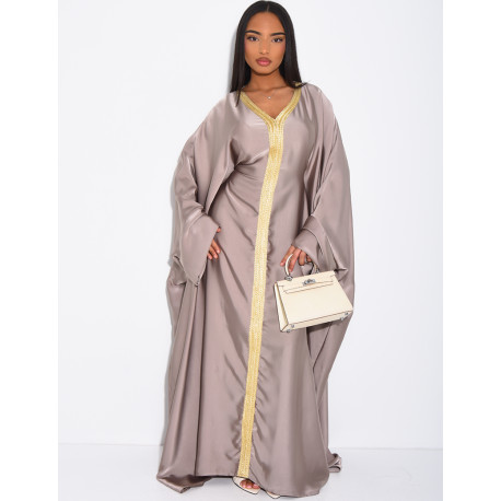 Abaya papillon en satin épais orné d'un liseré doré