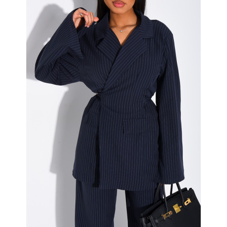 Ensemble de tailleur cache-coeur rayé à nouer dans le dos