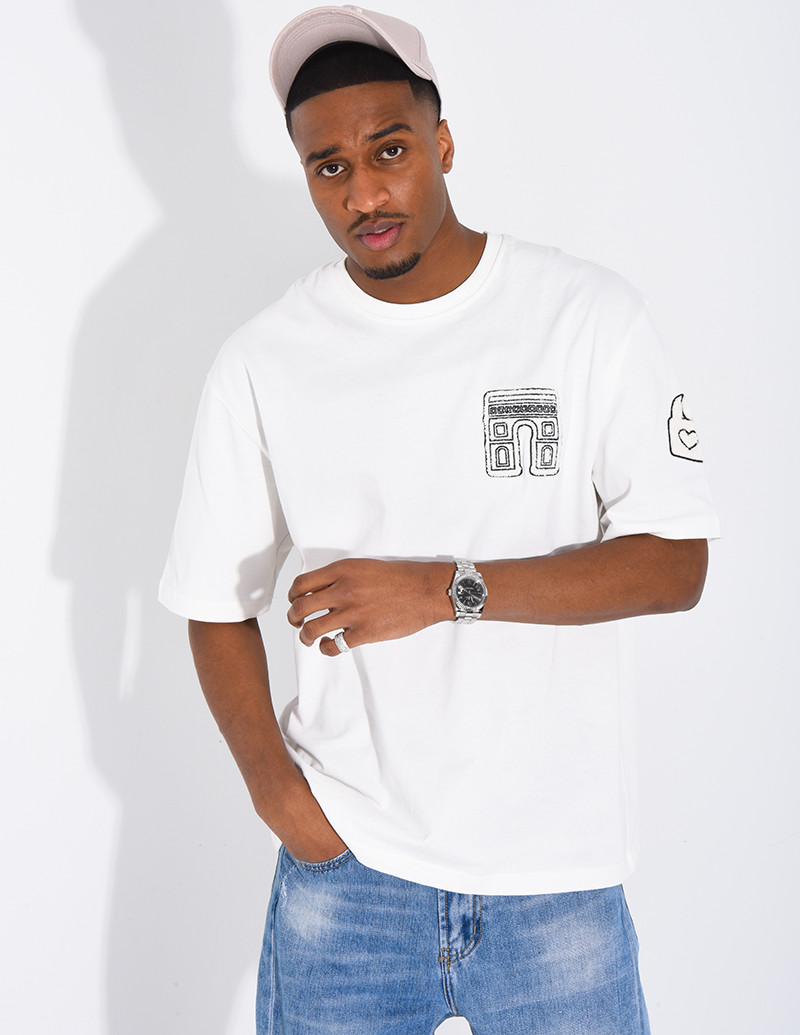 T-shirt avec arc de triomphe