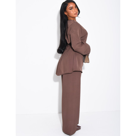 Ensemble pantalon et blouse longue à nouer dans le dos