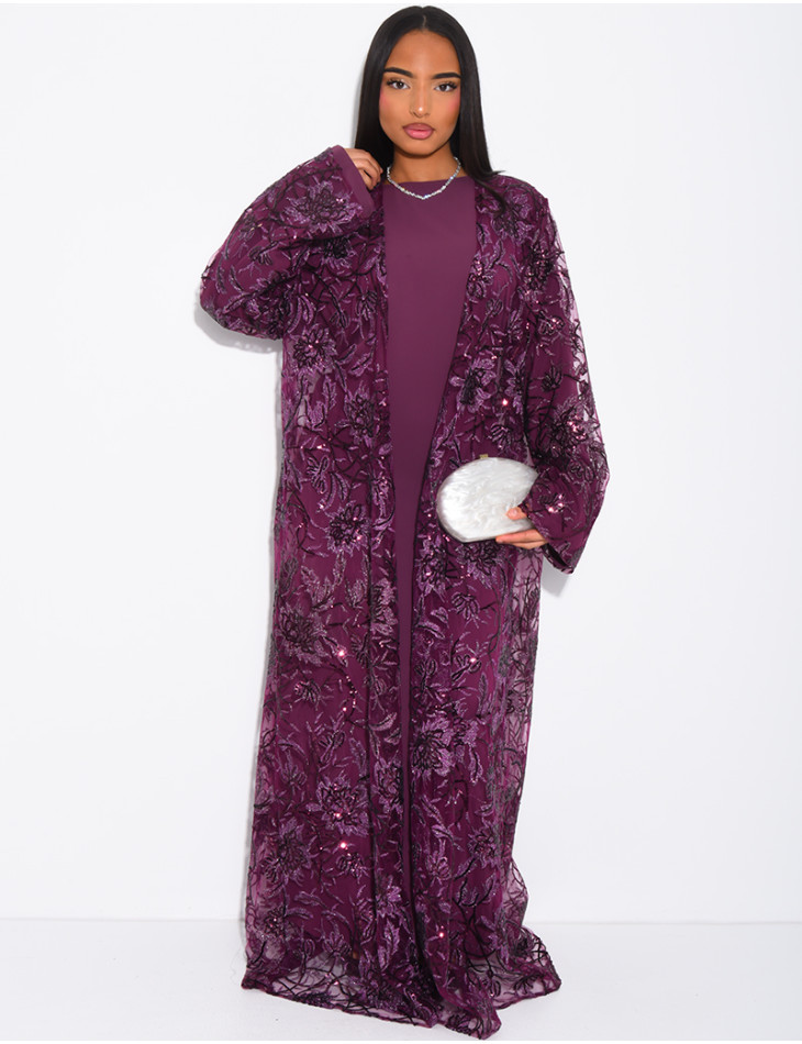 Set aus dickem Satinkleid und transparentem Kimono mit aufgestickten Pailletten