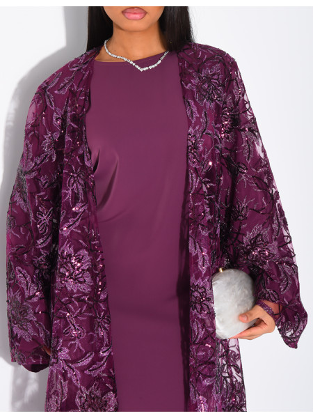 Set aus dickem Satinkleid und transparentem Kimono mit aufgestickten Pailletten