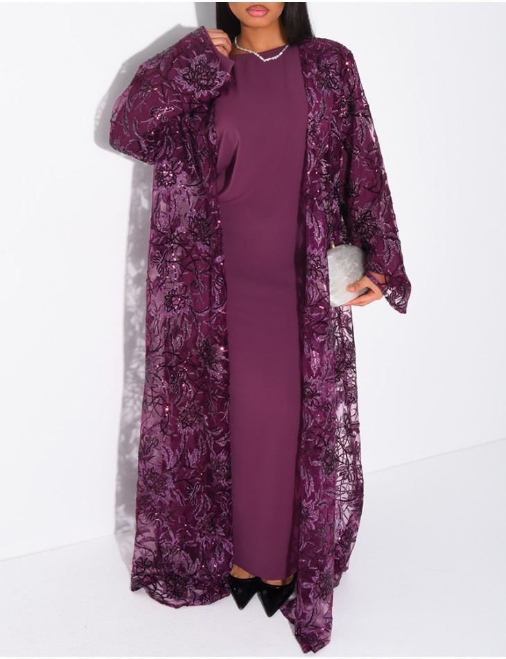 Set aus dickem Satinkleid und transparentem Kimono mit aufgestickten Pailletten