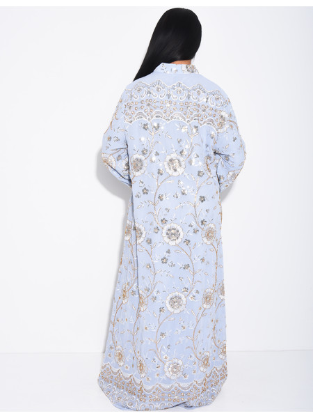 Weite Abaya mit goldenen Stickereien und Pompon