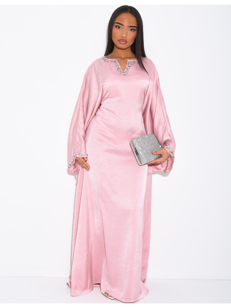 Abaya aus hochwertigem Satin mit Schmetterlingsmuster, verziert mit Kristallen am Kragen und an den Ärmeln