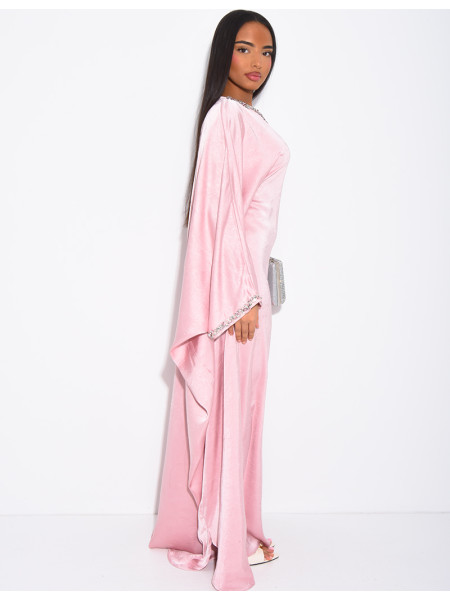 Abaya aus hochwertigem Satin mit Schmetterlingsmuster, verziert mit Kristallen am Kragen und an den Ärmeln