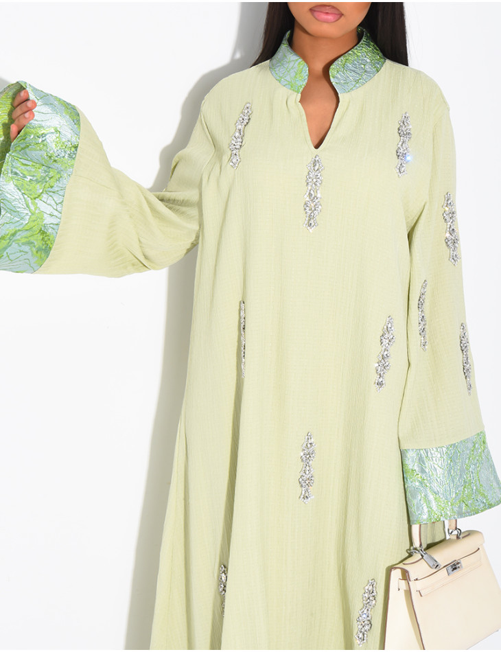 Premium-Abaya mit Kristallverzierung und Brokat-Einsatz