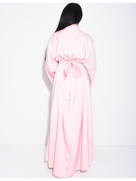 Hochwertige Satin-Abaya mit handgestickten Kristallen und Taillengürtel