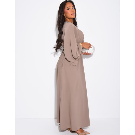 Robe longue avec ceinture assortie