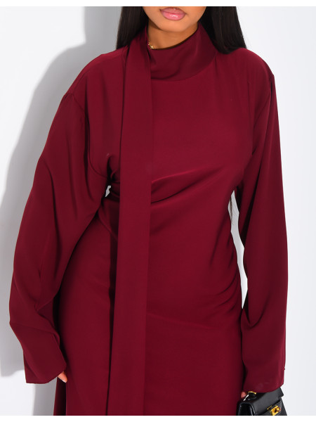 Robe col montant ajustée à châle au col
