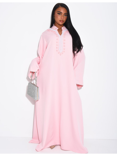 Weite Abaya mit handgenähten Perlen
