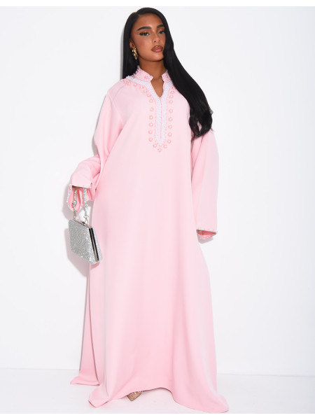 Weite Abaya mit handgenähten Perlen