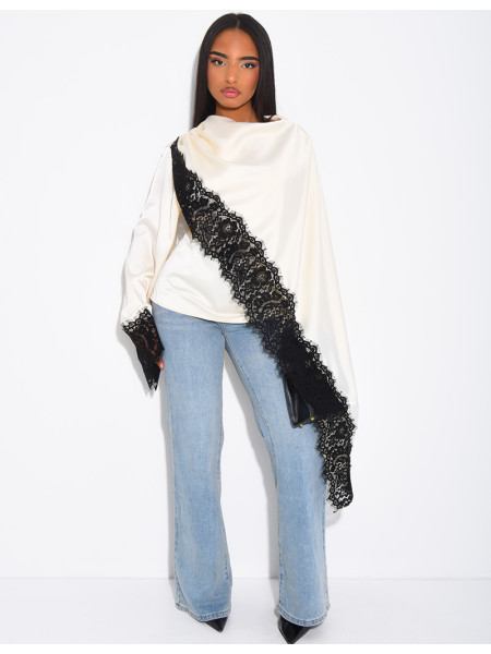 Top en satin avec cape en dentelle sur les bordures