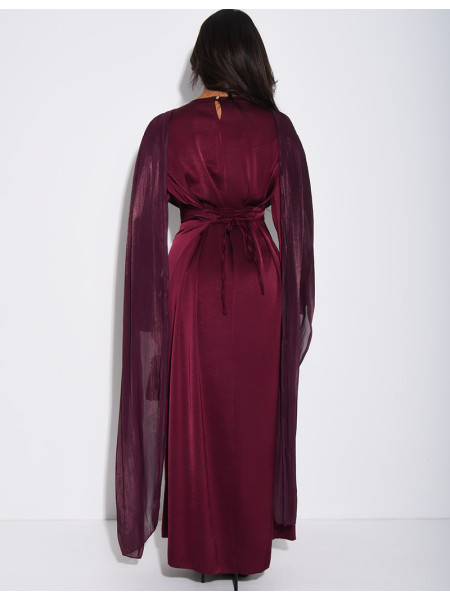 Robe longue en satin à drapé en voile brillant au col
