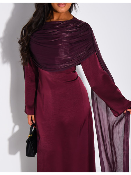 Robe longue en satin à drapé en voile brillant au col