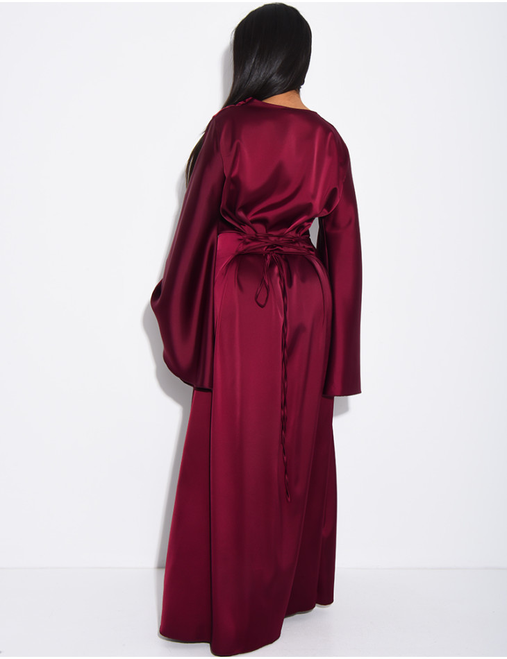 Robe longue en satin épais drapé à nouer dans le dos