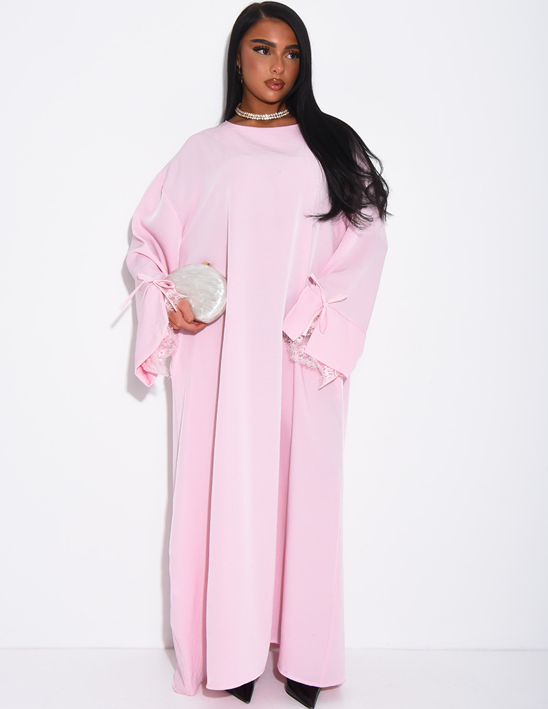 Abaya en satin épais ornée...