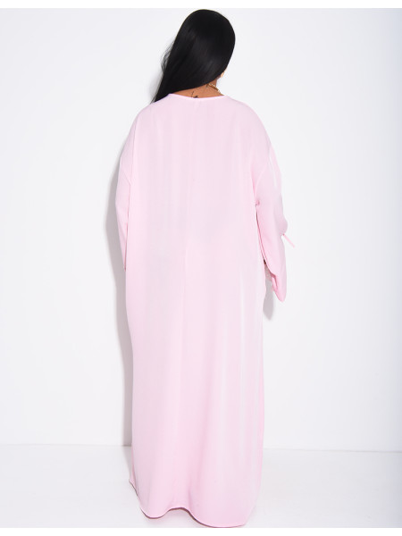 Abaya en satin épais ornée de dentelle et noeuds aux poignets