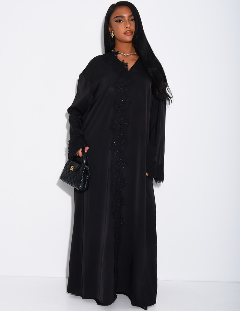 Abaya ample en satin fluide...