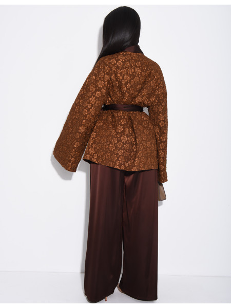 Ensemble kimono brocard ceinturé et pantalon en satin assorti