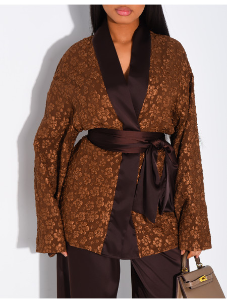 Ensemble kimono brocard ceinturé et pantalon en satin assorti
