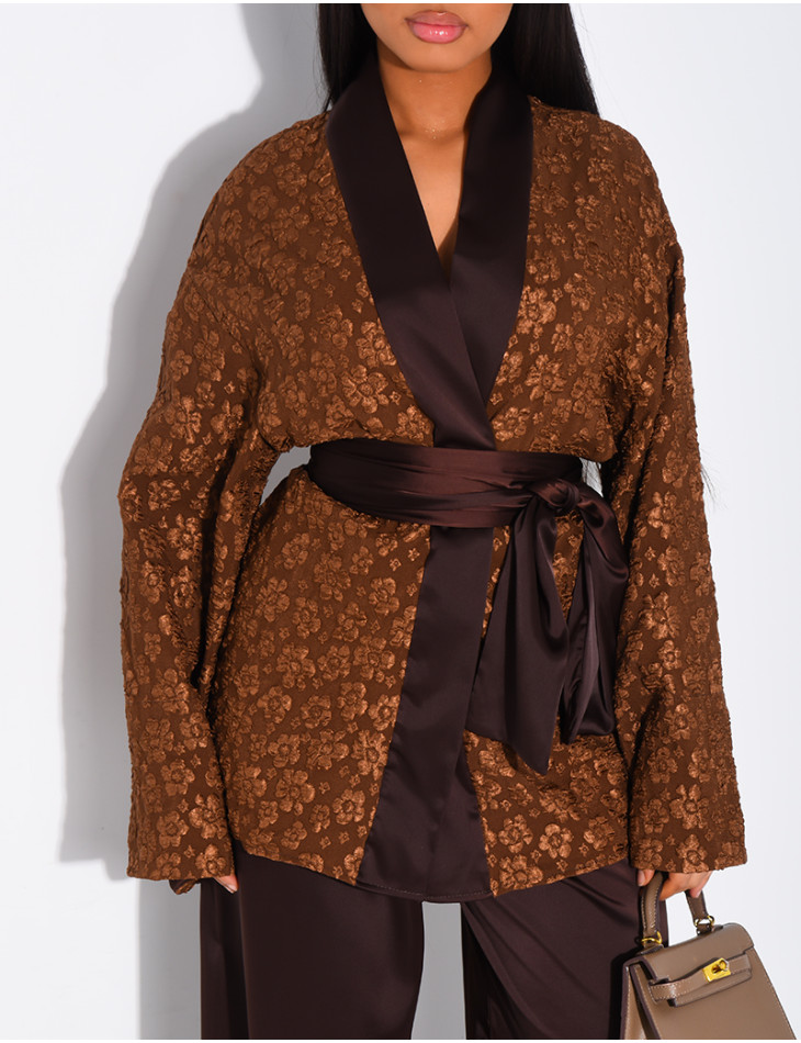 Ensemble kimono brocard ceinturé et pantalon en satin assorti