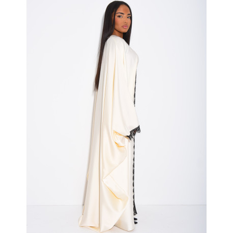 Abaya papillon à empiècements en dentelle