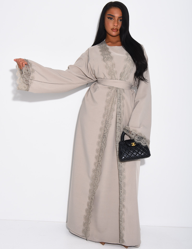 Sleeveless dress and kimono...