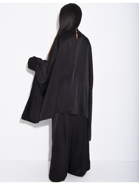 Straight trousers and crystal-embellished butterfly tunic set