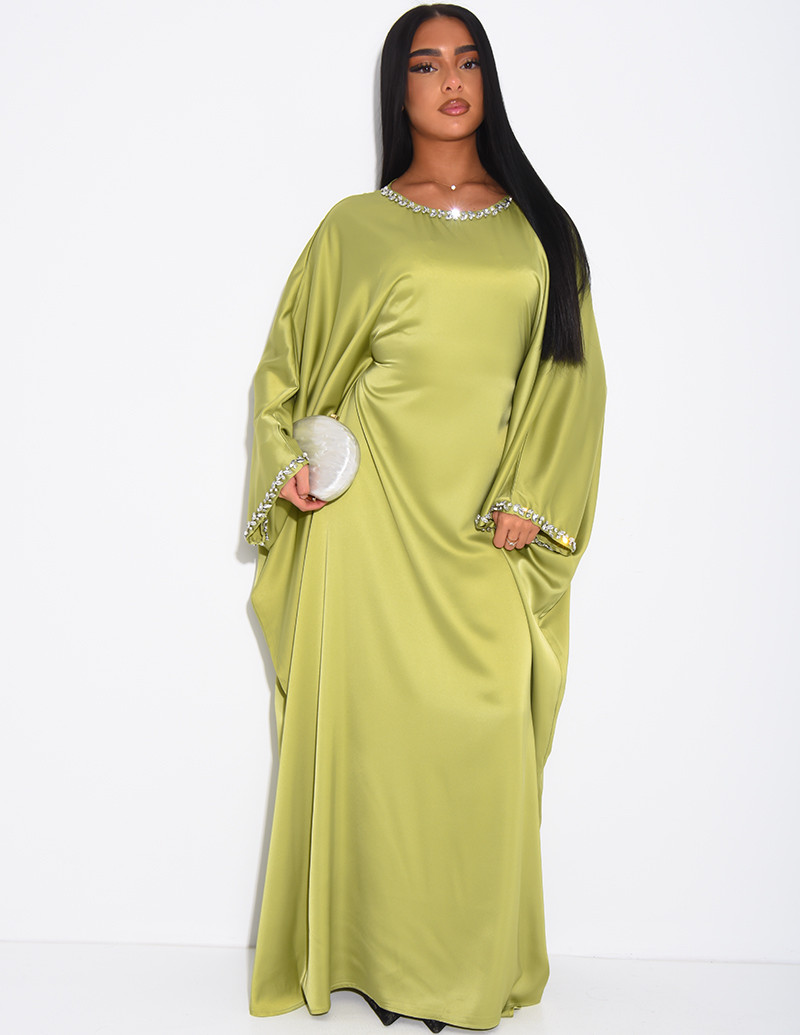 Abaya à crystaux au col