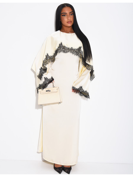 Robe longue en satin épais à cape bordure en dentelle